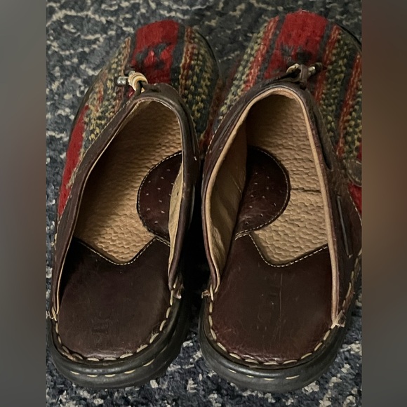 Born Santa Fe Mules, which are wool clogs with a southwestern pattern. - Picture 3 of 10